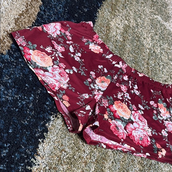 Flora by Flora Nikrooz Pajama Lounge Shorts Red w/Roses Pink & Orange Hues NWOT - Picture 2 of 8